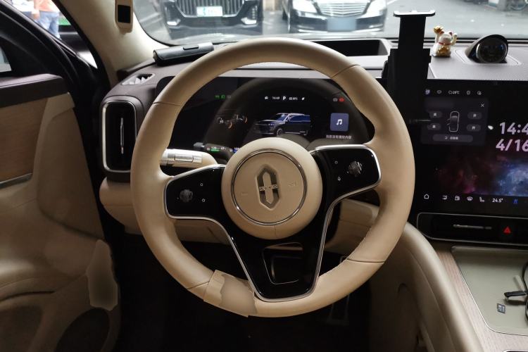 Used Hima AITO M9 2024 Range-Extended Ultra Version 52 kWh 6-Seater Model Steering Wheel