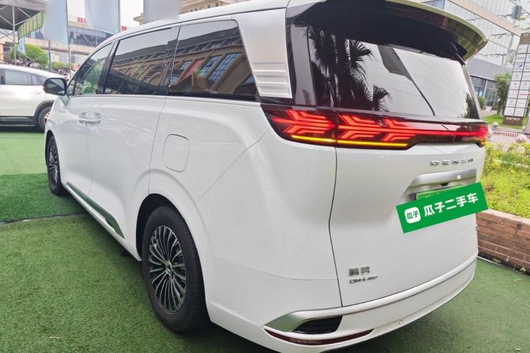 Used Denza D9 2022 DM-i 1040 Prestige Model