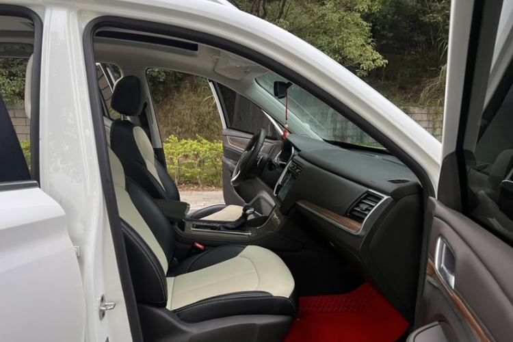 Used Roewe RX8 2019 30T Smart Connectivity Two-Wheel Drive Supreme Flagship Edition