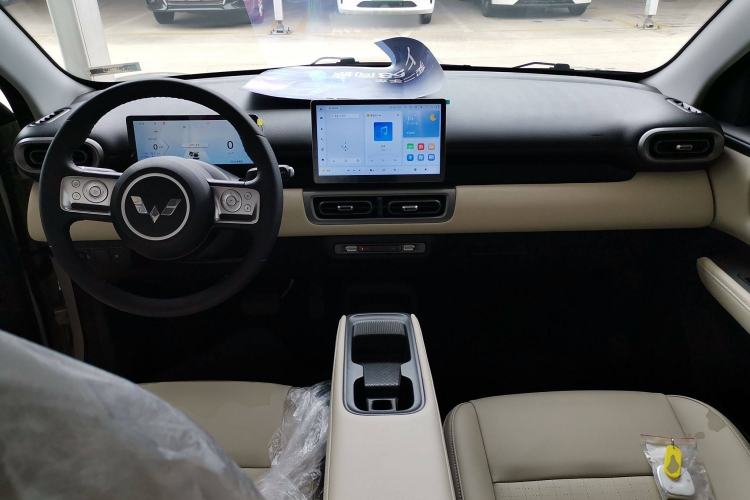 Used Wuling Bingo PLUS 2024 330 km Range Five-Seater Version