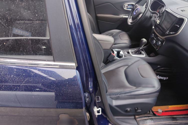 Used Jeep Cherokee 2016 2.4L Leading Edition