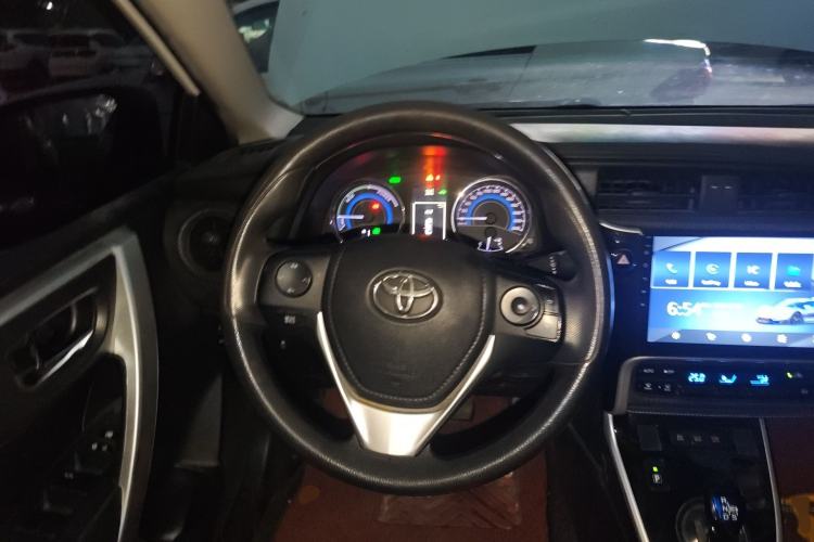 Used Toyota Levin 2017 Revised Dual-Engine 1.8H GS E-CVT Elite Sunroof Version China V Standard Steering Wheel