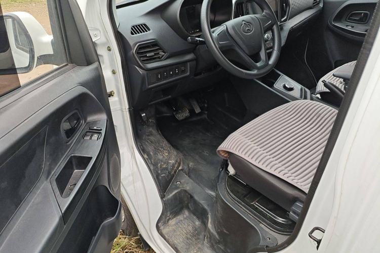 Used Chana Ruixing EM80 2025 Customized Passenger Version 6-Seater 300km Side-Hinged Doors
