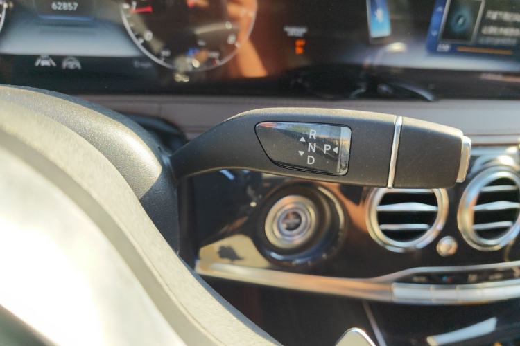 Used Mercedes-Benz S-Class 2020 S 450 L 4MATIC Exclusive Edition Gear Lever