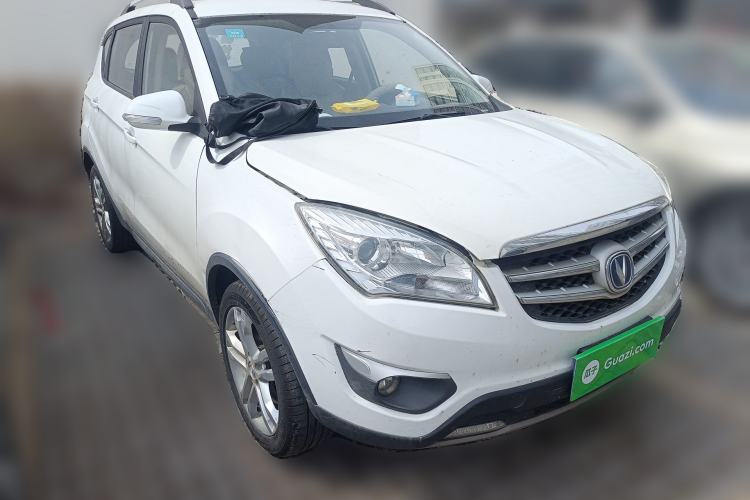 Used CHANGAN CS35 2016 1.6L Manual Luxury Model China IV Standard Front Right 45 Deg