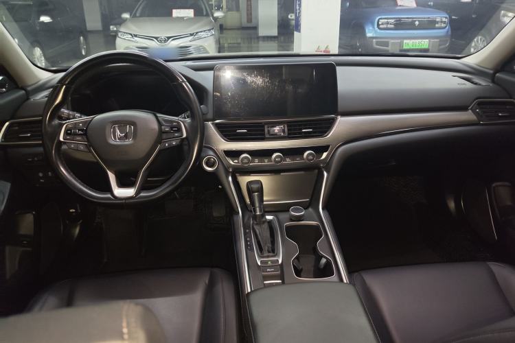 Used Honda Accord 2018 260TURBO Luxury Edition China VI Center Console