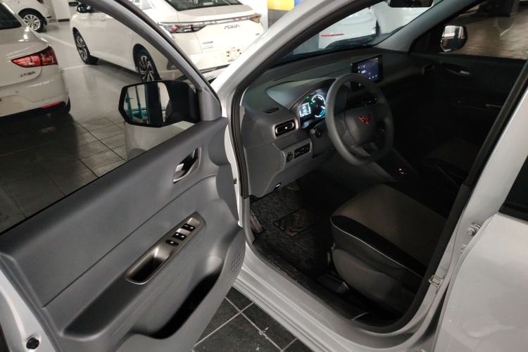 Used Wuling Hongguang New Energy 2025 Extended-Range Hybrid 50KM Comfort Version Driver Seat
