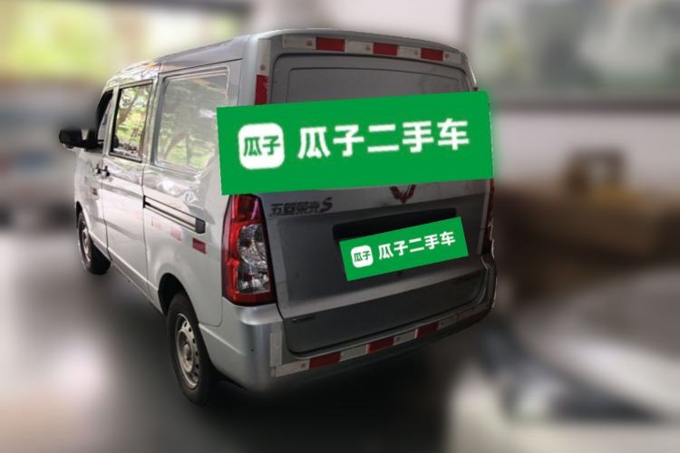 Used Wuling Rongguang S 2021 1.2L Base Model 5-Seater LSI
