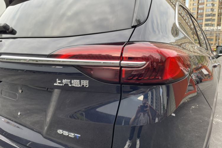 Used Buick Envision 2021 Encore Plus 652T Five-Seat Luxury Model Exterior 8