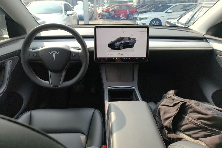 Used Tesla Model Y 2024 Rear-Wheel-Drive Version Center Console