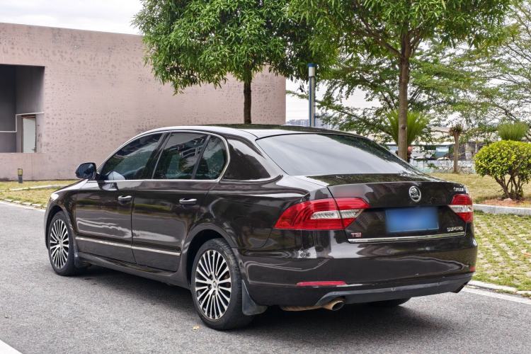 Used Skoda Superb 2013 2.0 TSI DSG Luxury Edition Exterior 3