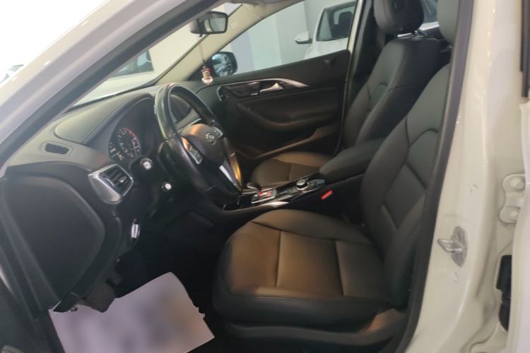 Used Infiniti QX30 2017 1.6T Two-Wheel-Drive Sport Edition Left Front Seat