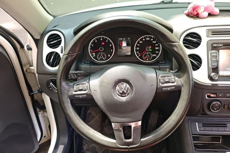 Used Volkswagen Tiguan 2015 1.8TSI Automatic Two-Wheel Drive Luxury Model Steering Wheel