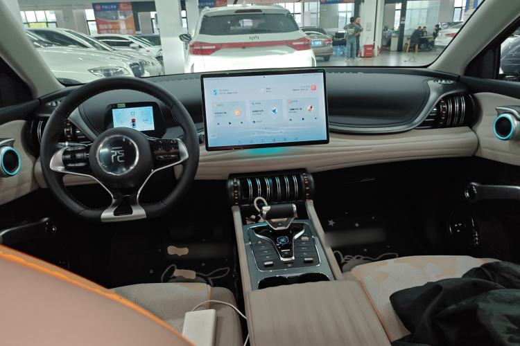 Used BYD Yuan PLUS 2023 Champion Edition 510KM Excellence Model Center Console