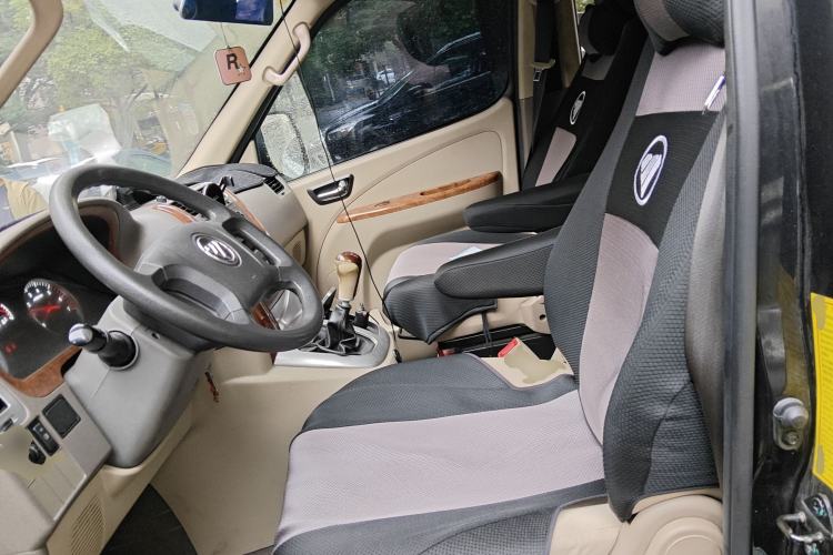 Used Foton Scenic G5 2022 2.0L Gasoline Commercial & Travel Version Passenger Van 7/9 Seats Model 1TZS
