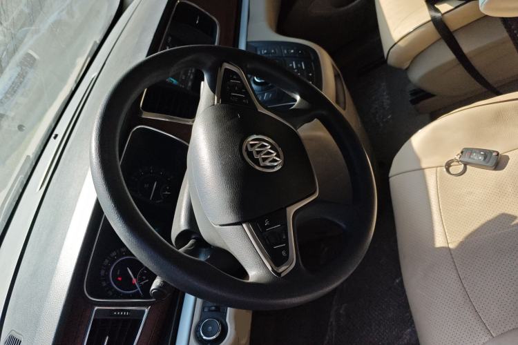 Used Buick GL8 2018 28T Comfort Model China VI Standard Steering Wheel
