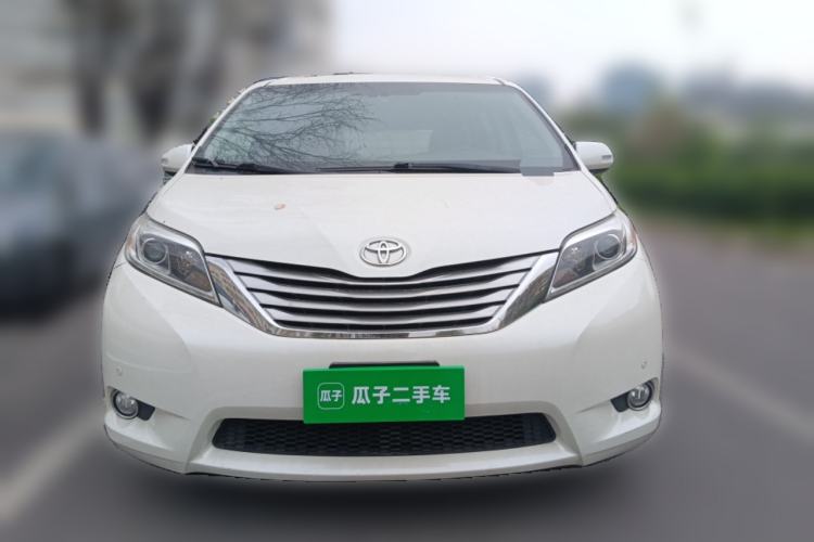 Used Toyota SIENNA  Front