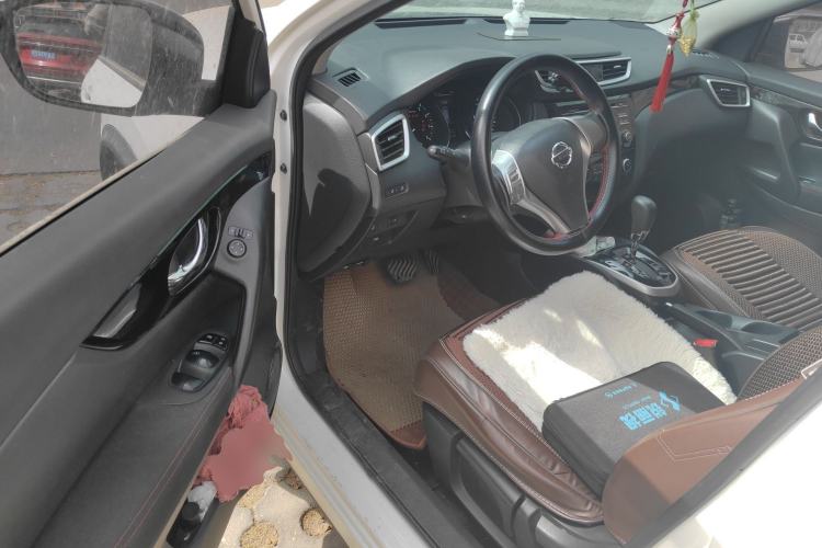 Used Nissan Qashqai 2016 2.0L CVT Elite Edition Driver Seat