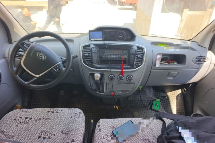 Used SAIC MAXUS Xintu V80 2019 2.5T Classic Model 6-Speed Manual – Aoyuntong Modified Version Short Wheelbase Ultra-Low Roof 5/6 Seats