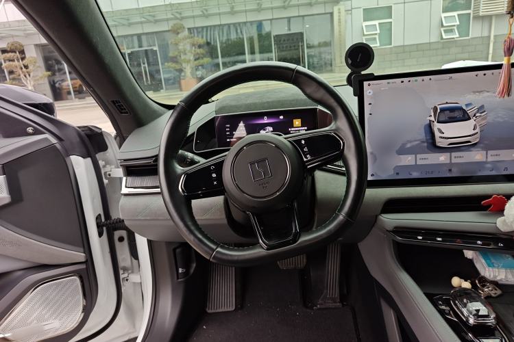 Used Zeekr 001 2023 YOU Edition 100 kWh Steering Wheel