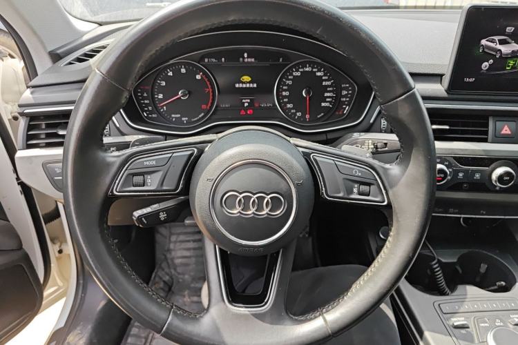 Used Audi A4L 2019 40 TFSI Ambition China VI
