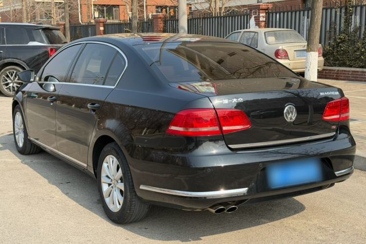 Used Volkswagen Magotan 2015 2.0 TSI Luxury Model Exterior 2