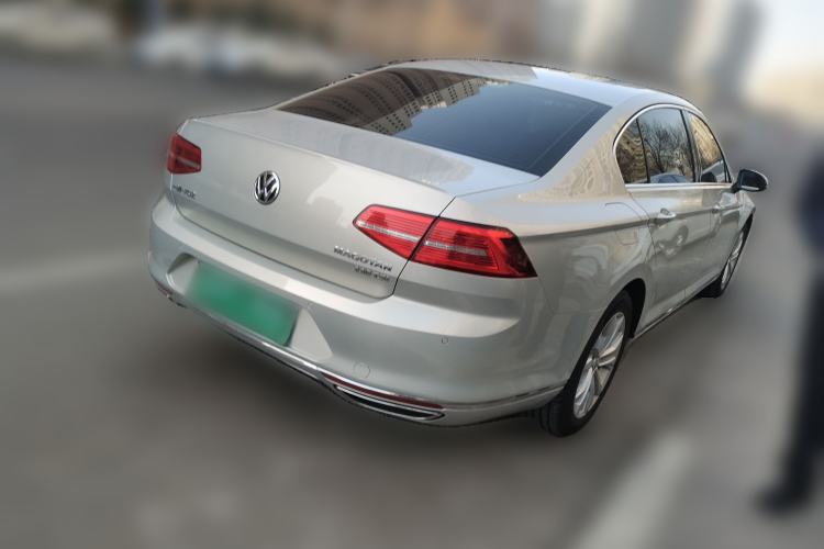 Used Volkswagen Magotan 2017 330TSI DSG Luxury Model Rear Right 45 Deg