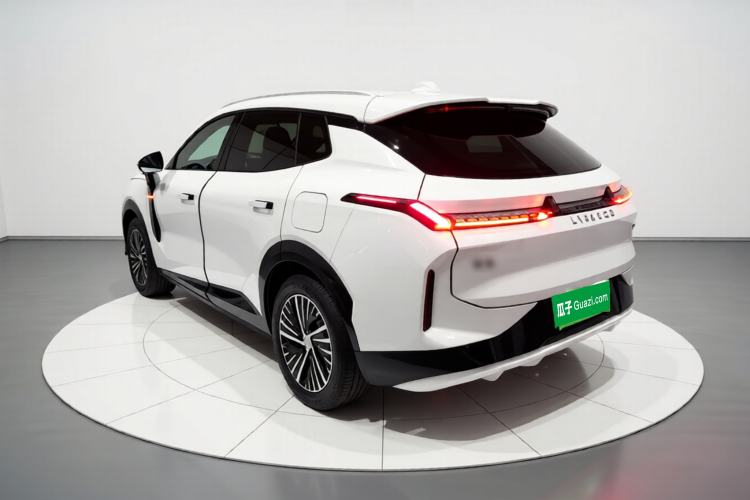 Used Lynk & Co 08 EM-P 2023 120km Long-Range Pro Exterior 2