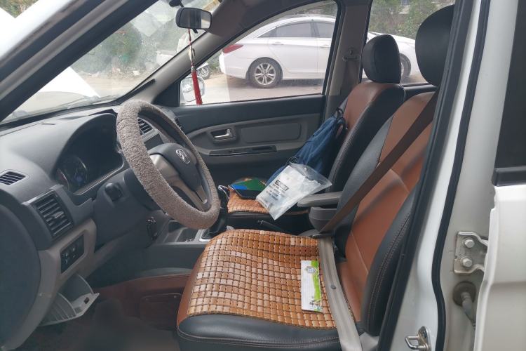 Used BAIC Weiwang M20 2014 1.5L practical type BJ415A Left Front Seat