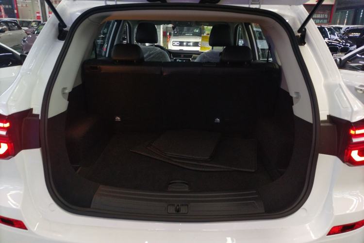 Used Roewe RX5 2025 PLUS 330TGI Automatic Trendsetting Smart Edition Trunk