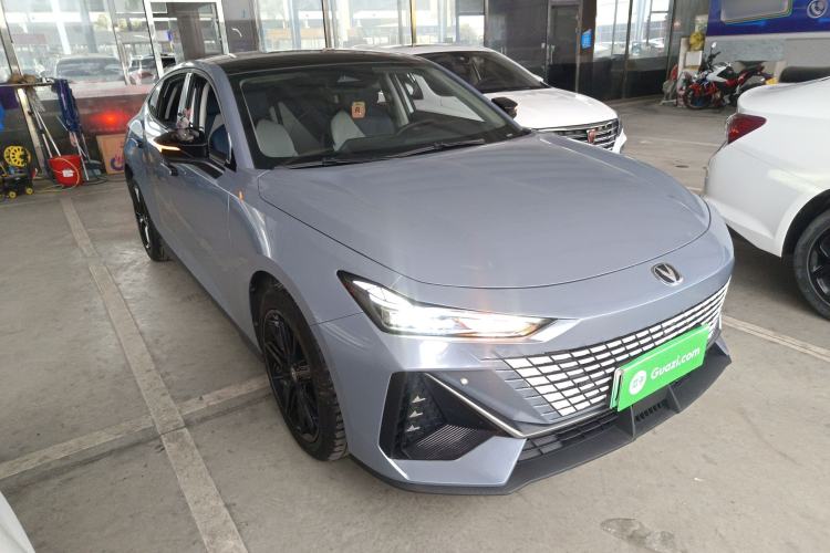 Used Changan UNI-V iDD 2023 ZhiDian iDD 1.5T 113km ZhiKu Model
