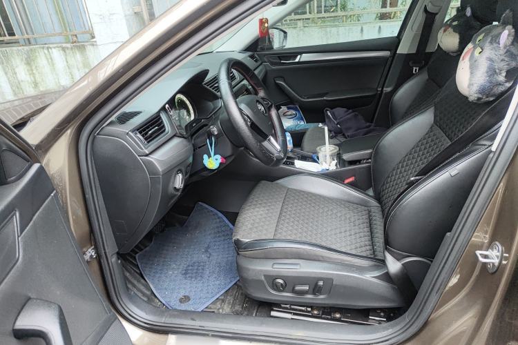 Used Skoda Superb 2018 TSI280 DSG Comfort Edition China V Standard Driver Seat