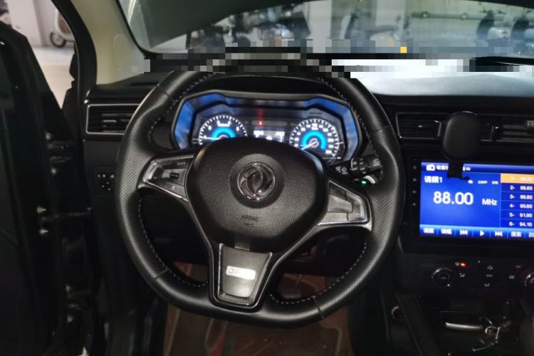 Used Dongfeng Fengon 580 2017 1.5T Manual Luxury Model
