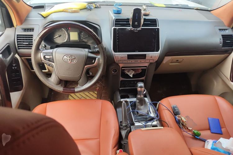 Used Toyota Land Cruiser  Center Console