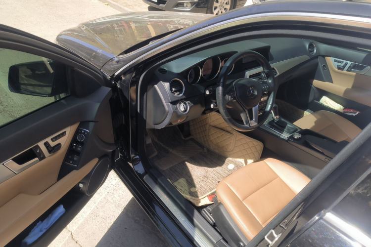 Used Mercedes-Benz C-Class 2011 C 200 Fashion Travel Edition Driver Seat