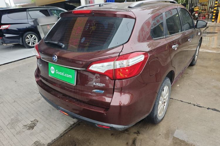 Used Venucia T70 2015 2.0L CVT Smart Choice Edition
