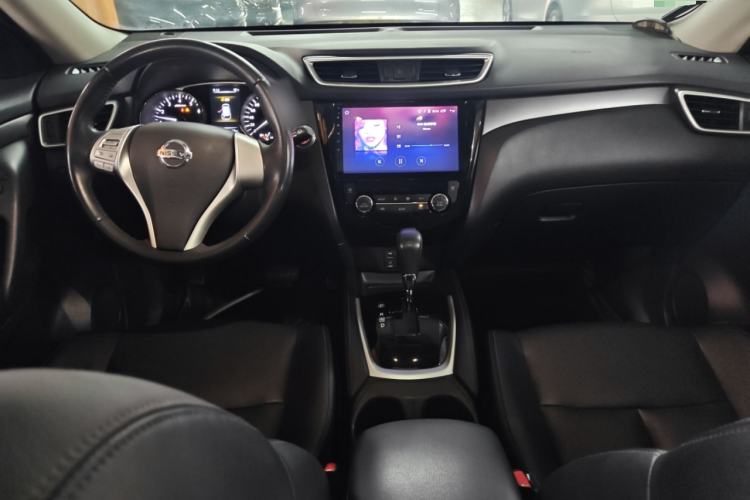 Used Nissan X-Trail 2014 2.0L CVT Comfort Edition 2WD Center Console