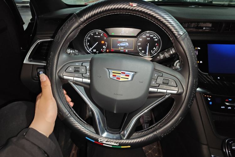 Used Cadillac XT6 2022 2.0T Six-Seater Four-Wheel-Drive Luxury Standard Edition
