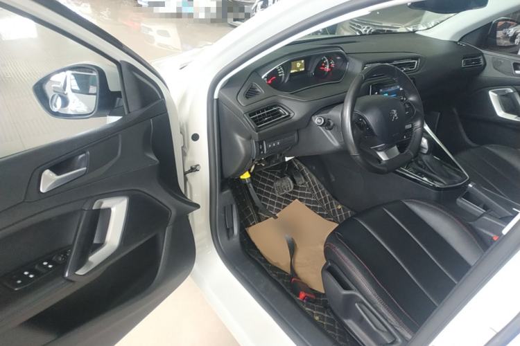 Used Peugeot 308 2018 1.6L Automatic Luxury Edition Driver Seat