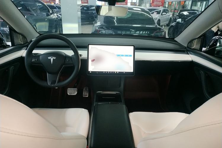 Used Tesla Model Y 2022 Long-Range All-Wheel-Drive Version Center Console
