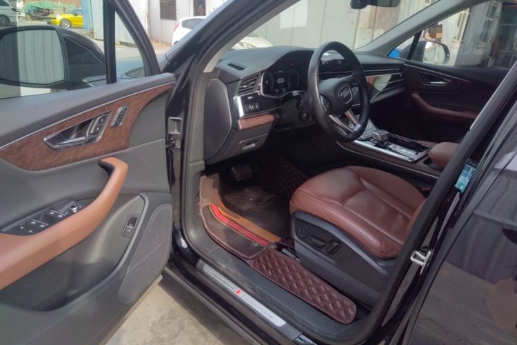 Used Audi Q7 2021 55 TFSI quattro S line Sport model