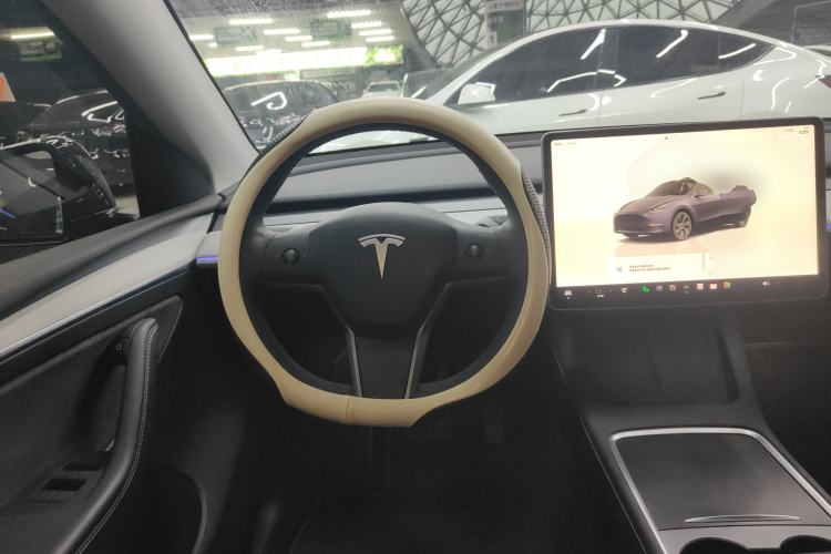 Used Tesla Model Y 2023 Long-Range All-Wheel-Drive Version
