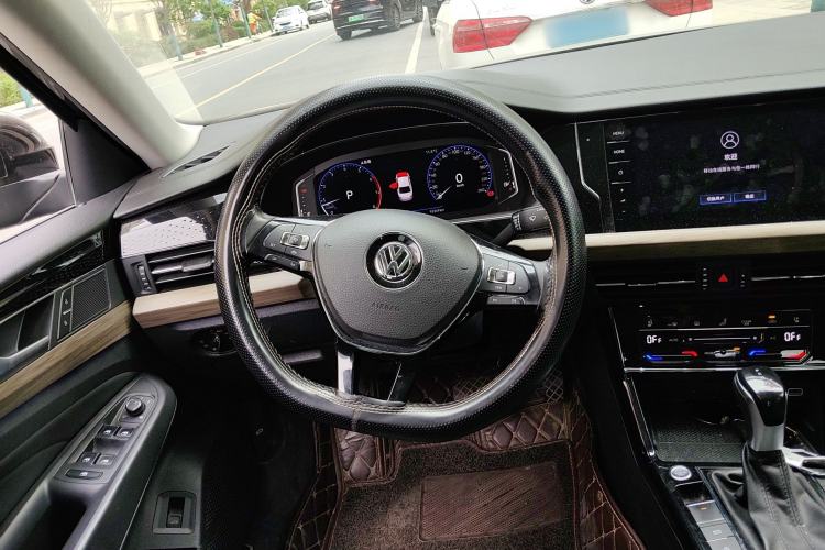 Used Volkswagen Passat 2020 330TSI Luxury Edition China VI Steering Wheel