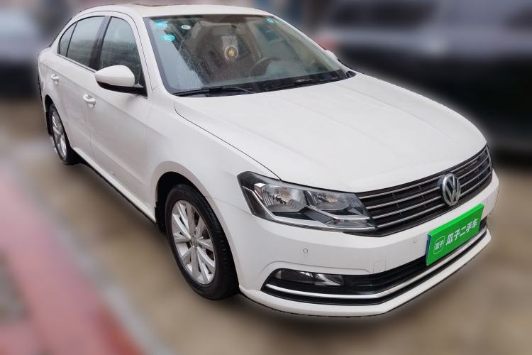 Used Volkswagen Lavida 2017 1.6L Automatic Comfort Edition
