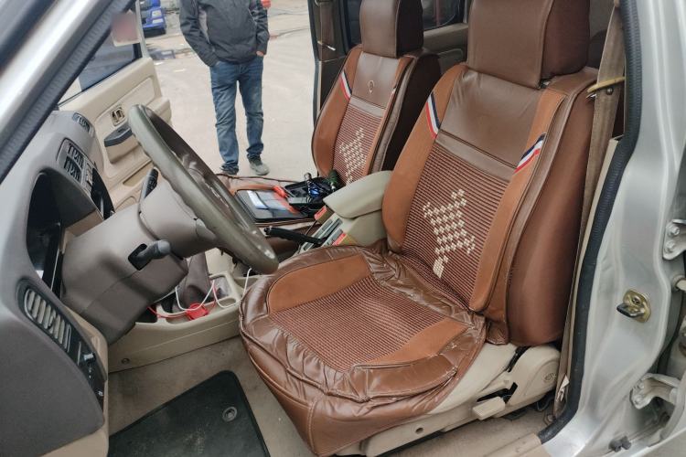 Used Dongfeng Ruichi 2013 3.2T Xingye Edition Diesel Two-Wheel Drive Standard Type CYQD80-E4