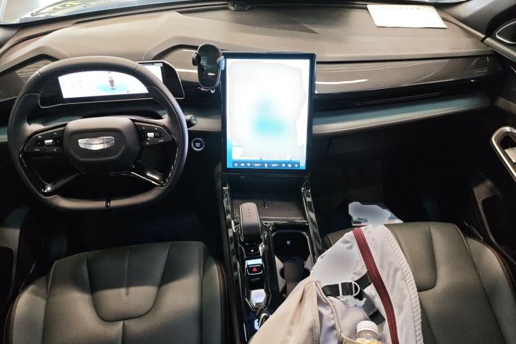 Used Geely Auto Emgrand X7 Sport 2024 1.5TD Smart Connect+ Center Console