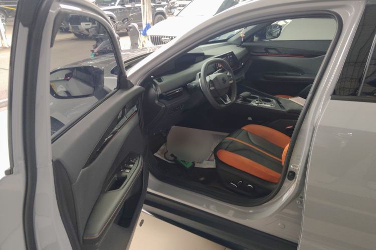 Used Changan UNI-V 2024 1.5T Prestige Sport Edition