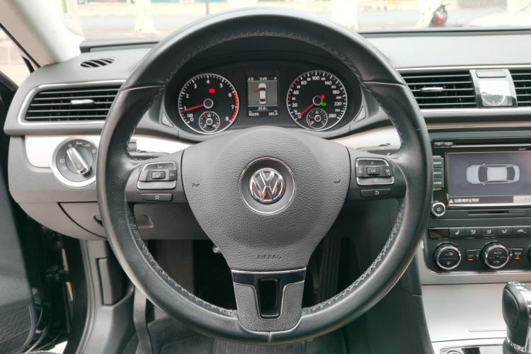 Used Volkswagen Passat 2014 1.8TSI DSG Prestige Navigation Edition
