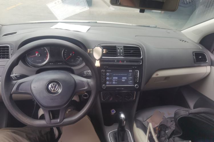 Used Volkswagen Polo 2014 1.4L Automatic Comfort Edition Center Console