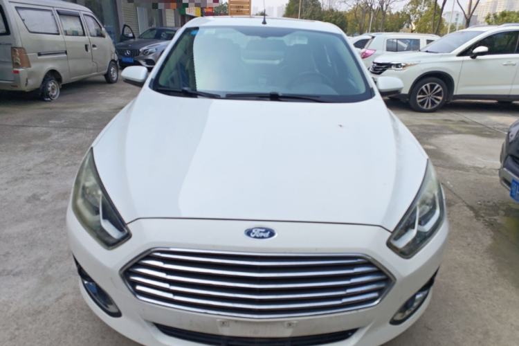 Used Ford Escort 2015 1.5L Automatic Fashion Model
